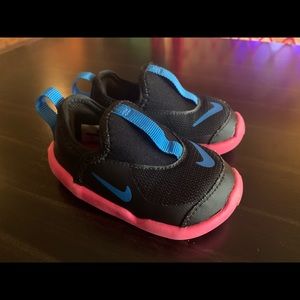 Nike lil swoosh slip-on infant shoes